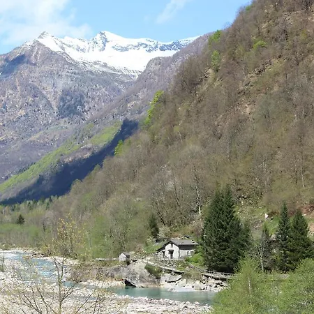 Myverzasca Casa Rossa Brione