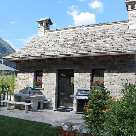 アパート Myverzasca Casa Rossa Brione